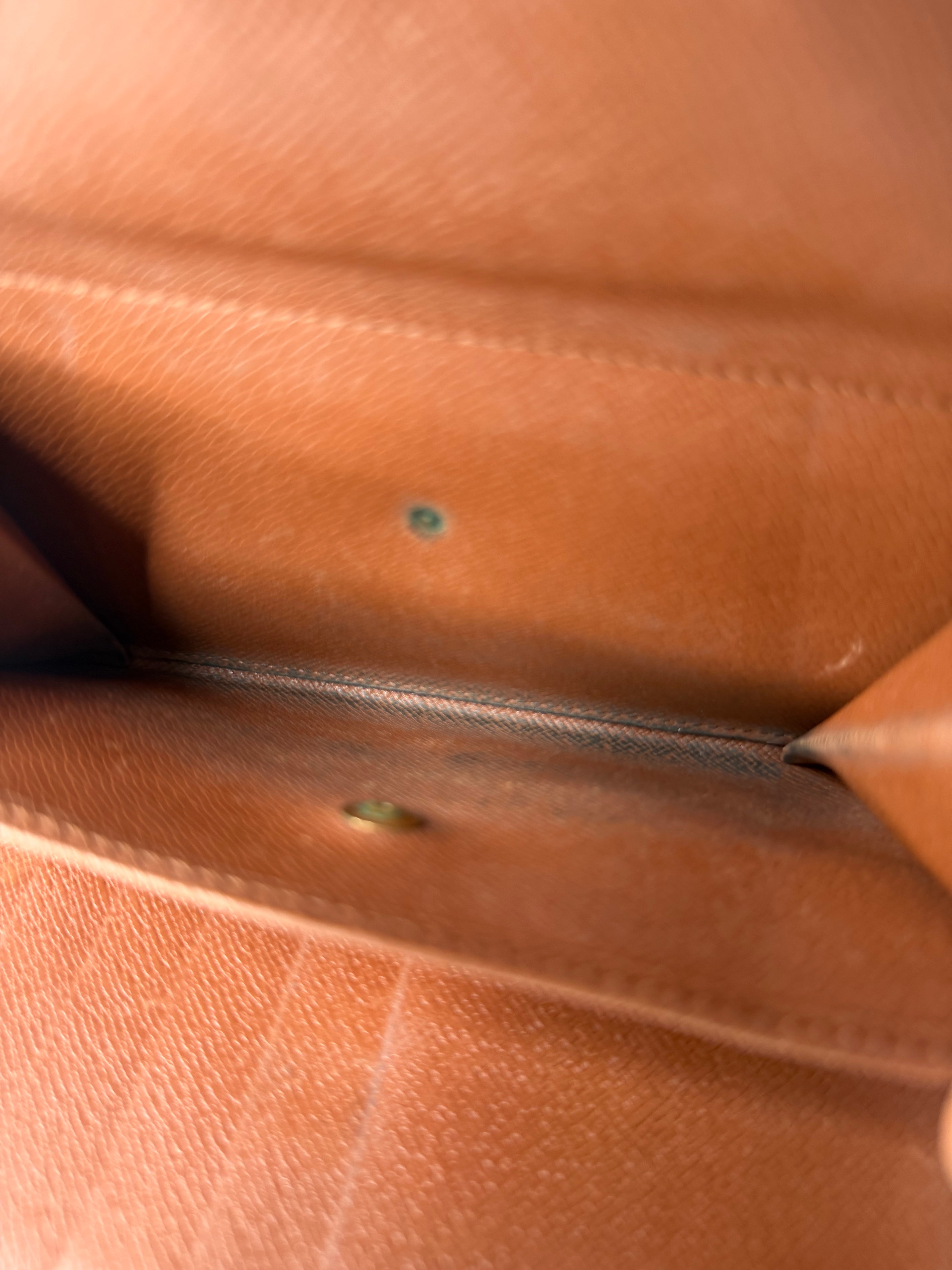 Portefeuille Porte-Trésor International Louis Vuitton n°MIO995 (Grade C)