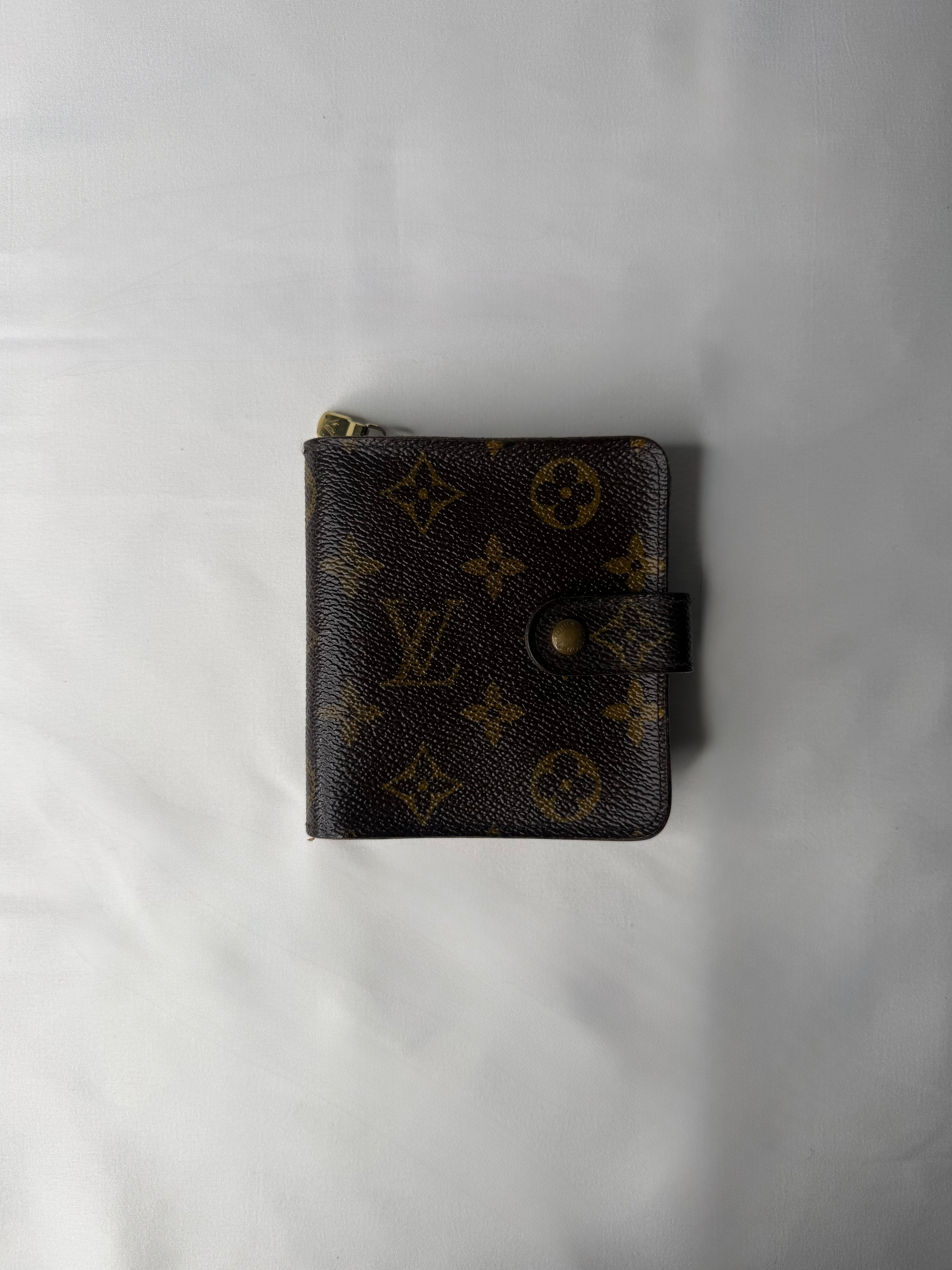 Portefeuille Compact Zip Louis Vuitton n°CA0998 (Grade BC)
