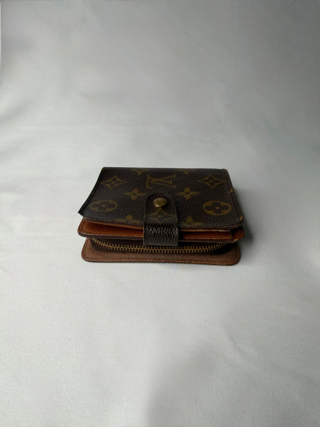 Portefeuille Compact Zip Louis Vuitton n°CA0998 (Grade BC)