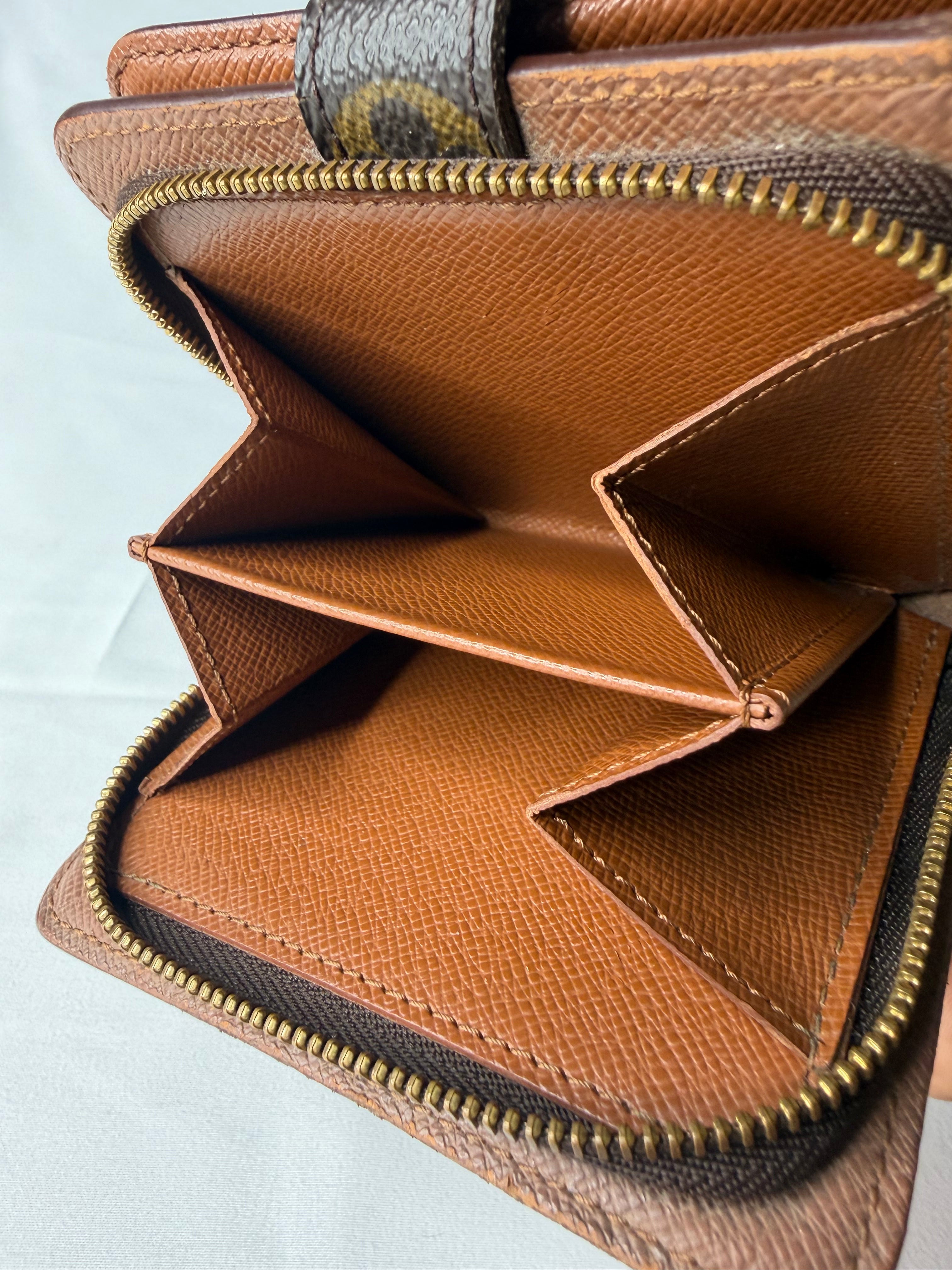Portefeuille Compact Zip Louis Vuitton n°CA0998 (Grade BC)