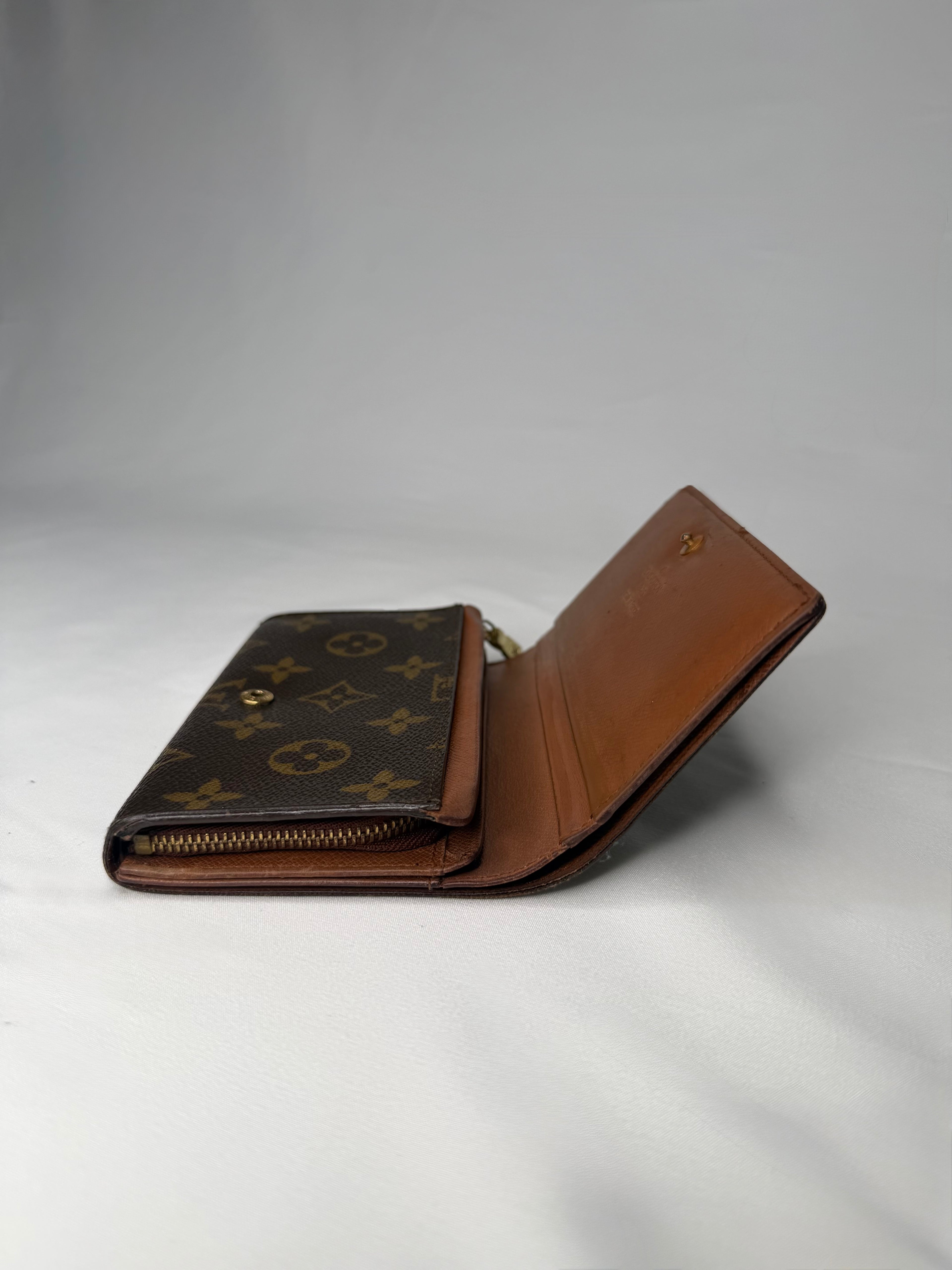Portefeuille Billets Trésor Louis Vuitton n°MIO918 (Grade C)