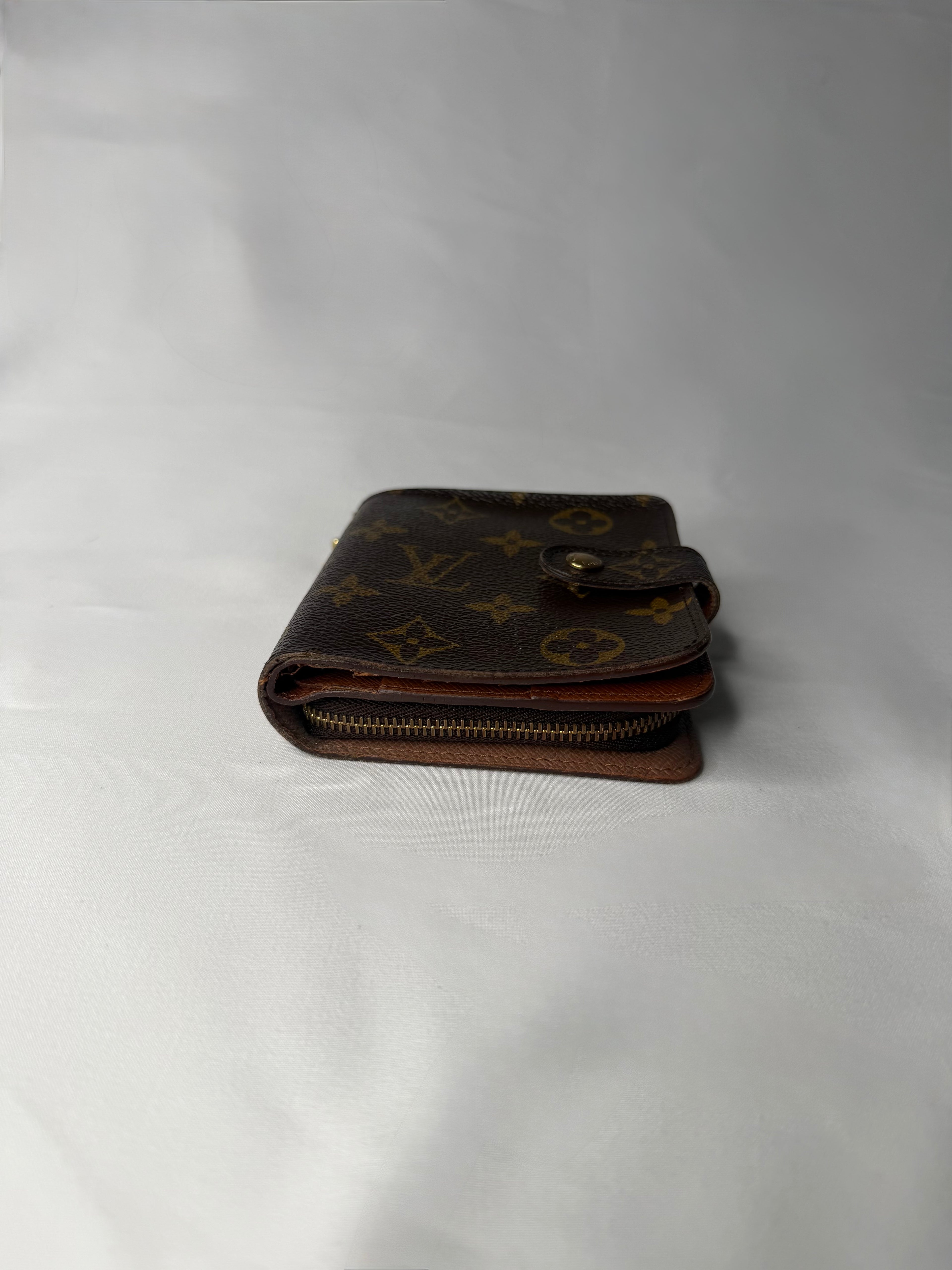 Portefeuille Compact Zip Louis Vuitton n°CA0998 (Grade BC)